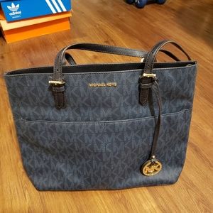 Navy blue Michael kors Bedford tote